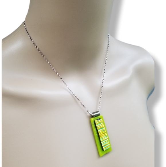 VINTAGE DICHROIC ART GLASS PENDANT & STERLING SILVER CHAIN NECKLACE - Picture 2 of 7